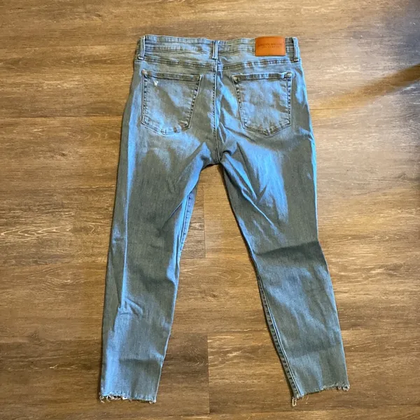 Lucky Brand Light Wash Low Rise Distressed Ankle Jeans Size 12 - Image 3