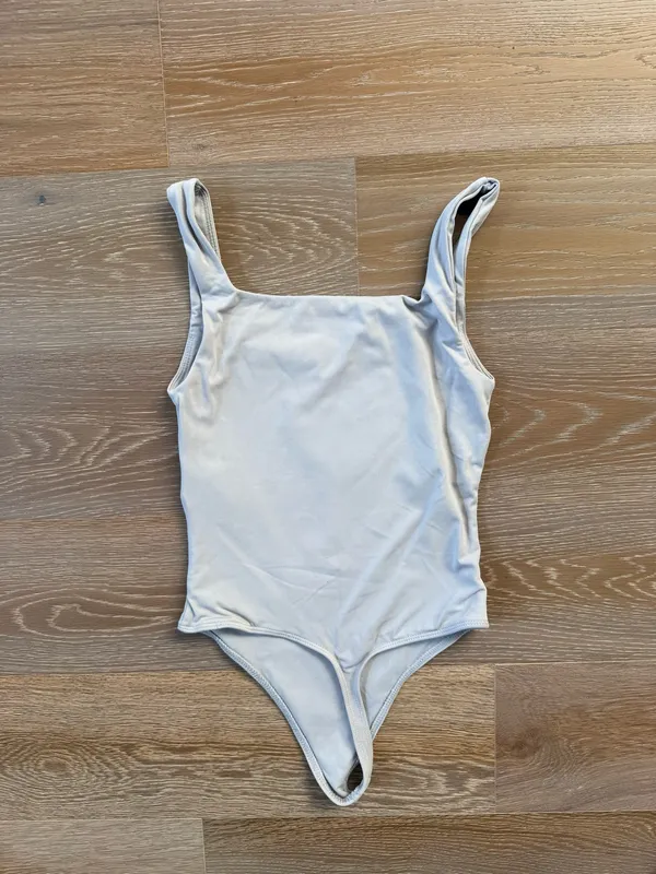 Aritzia Babaton Bodysuit - Image 2
