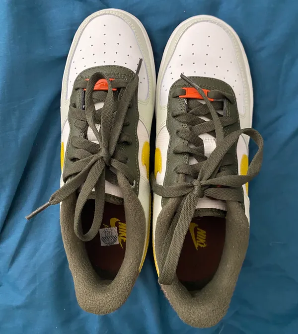 Nike Air Force 1 LV8 Shoes - Image 2