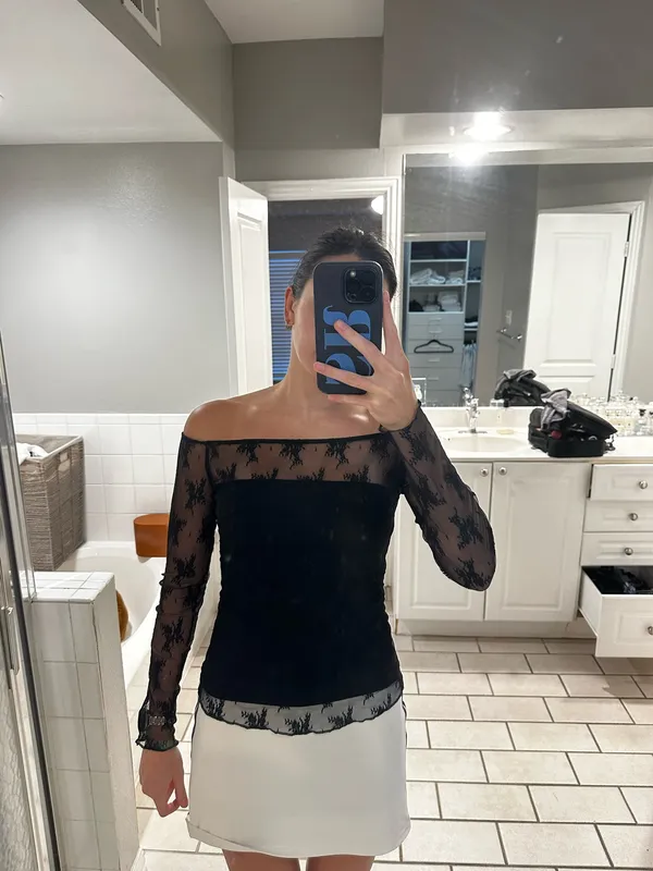 Abercrombie Long Sleeve Lace Off-The-Shoulder Top - Image 3