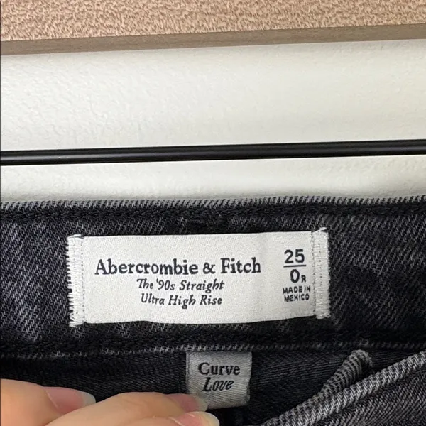 Abercrombie 90s Straight Jeans Curve Love Women’s Size 25 or 0 Black Denim - Image 4