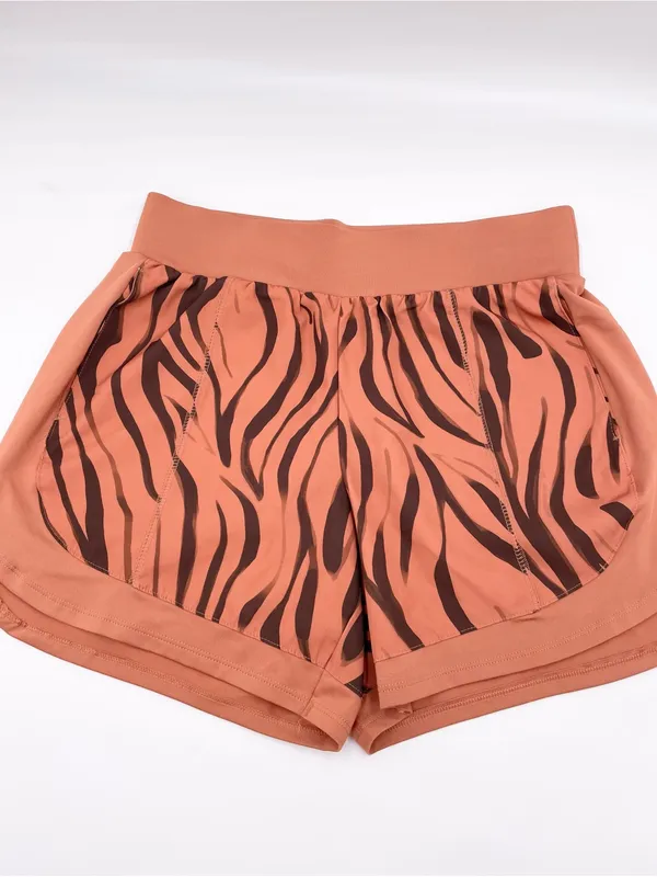 Tek Gear Women's Multi-Purpose Workout Shorts Size Medium Orange Tiger Stripes - Image 3