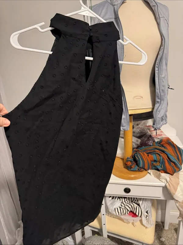 Black Sleeveless Textured Halter tunic - Image 4
