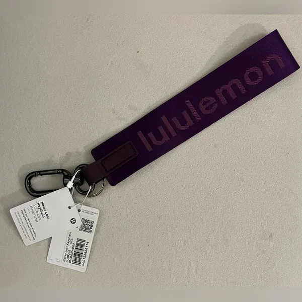 Lululemon NWT Never Lost Keychain purple and Pink SOLD OUT COLOR - Image 3