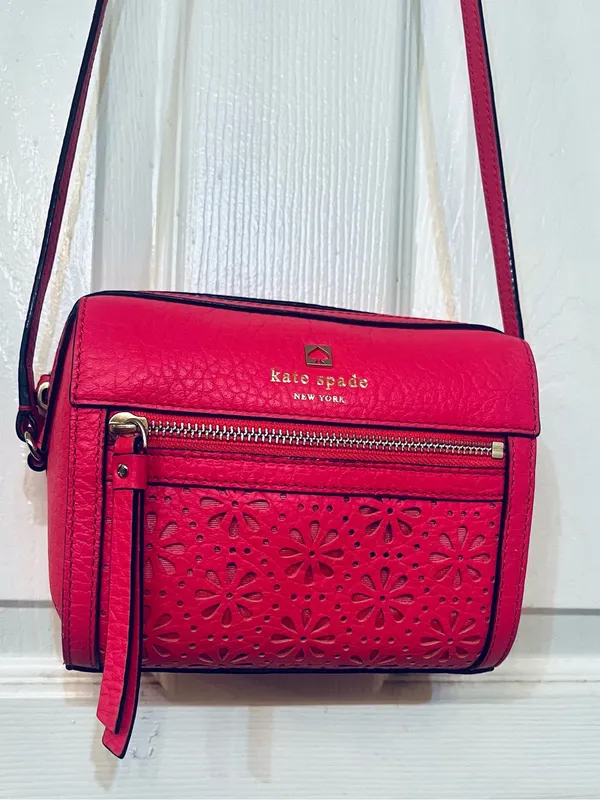 Kate Spade New York Perri Lane Looloo Pink Leather Laser Cut Crossbody Bag EUC - Image 14
