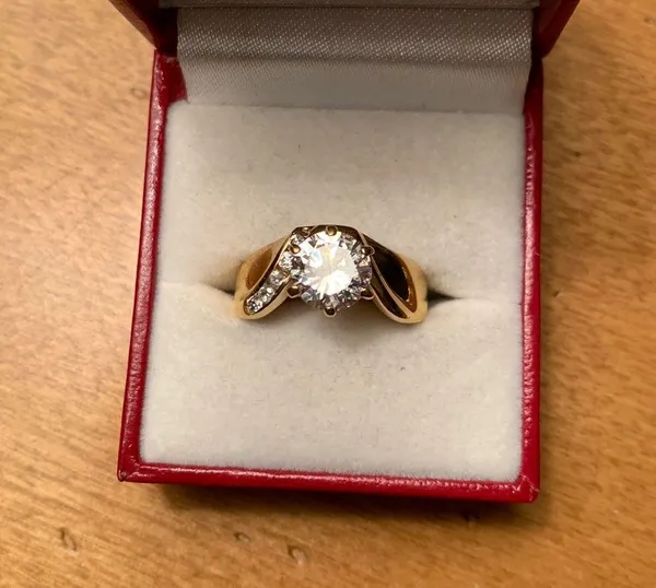 Gold & “diamond” engagement ring - Image 3