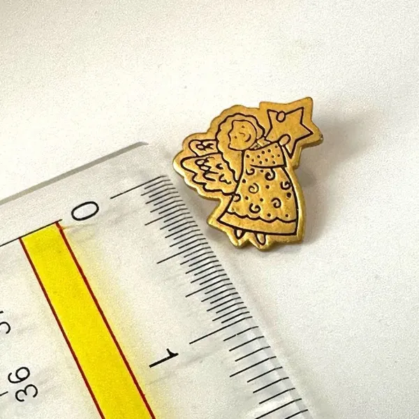 Gold tone angel pin - Image 3