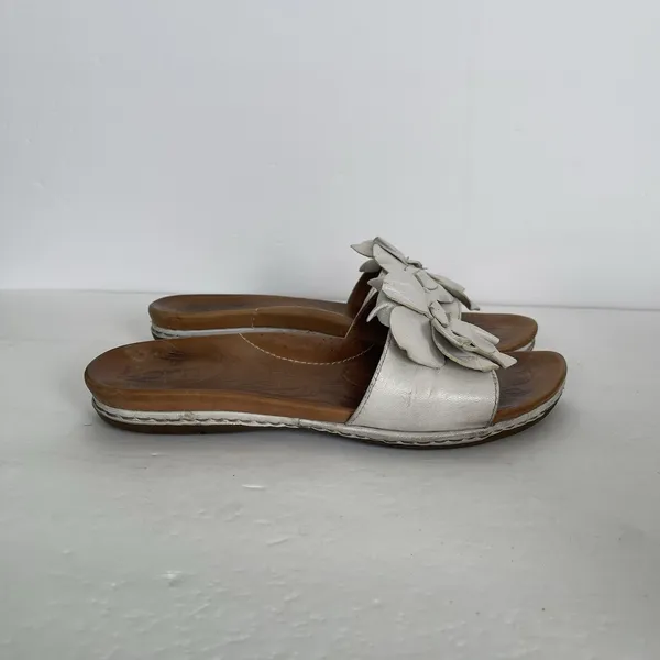 Born Sandals Roca‎ Off White Leather Slide Comfort Slip On Floral Women's 8 Boho - Image 2