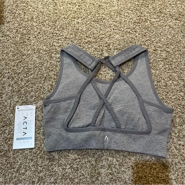 ACTA NWT Seamless Camo Sports Bra Grey Size Medium - Image 4