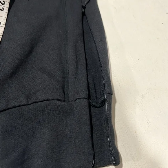 Fabletics like new medium jogger pants with‎ pockets - Image 6