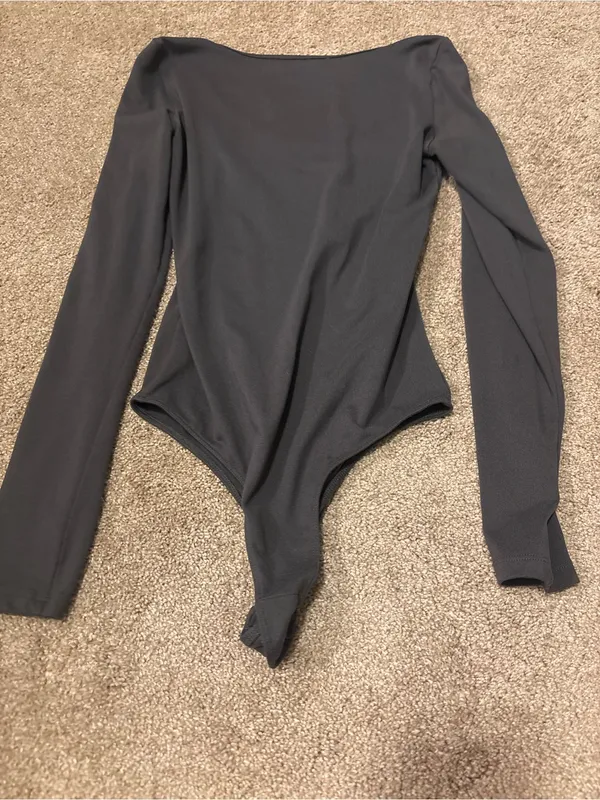 Hollister Women's Grey Long-Sleeve Scoop Neck Bodysuit - Image 3