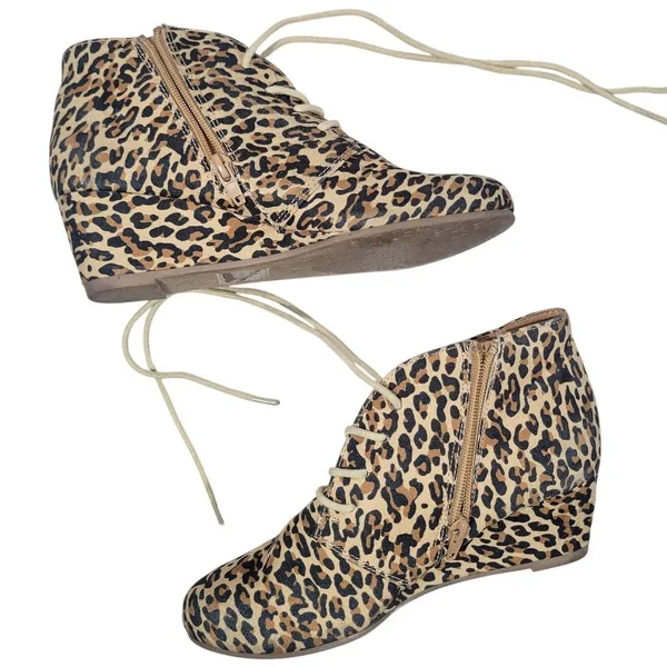 DV Dolce Vita Leopard Print Wedge Ankle Boots Lace Up Side Zip Women's Size 6‎ - Image 7
