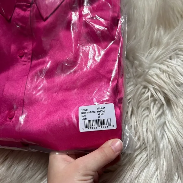 SER.O.YA Mel Top In Hot Pink - Image 5