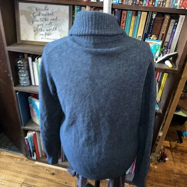 J Crew navy cowl neck 100% lambswool elevated basics sweater Blue Size XL - Image 2