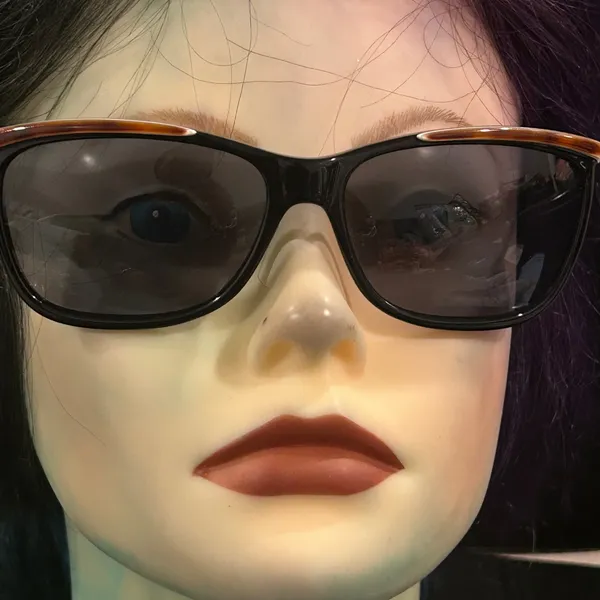 Oakley Black and Tan Sunglasses - Image 5