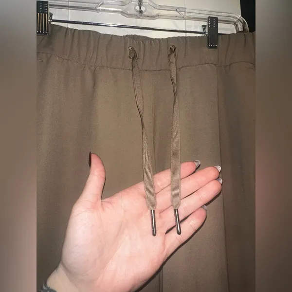 Lululemon On The Fly Pant *Wide Leg Woven 31.5" Frontier $118 MSRP - Image 9