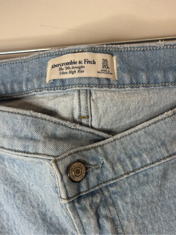 Abercrombie & Fitch Ultra High Rise 90s Straight Jean 20 - Image 6
