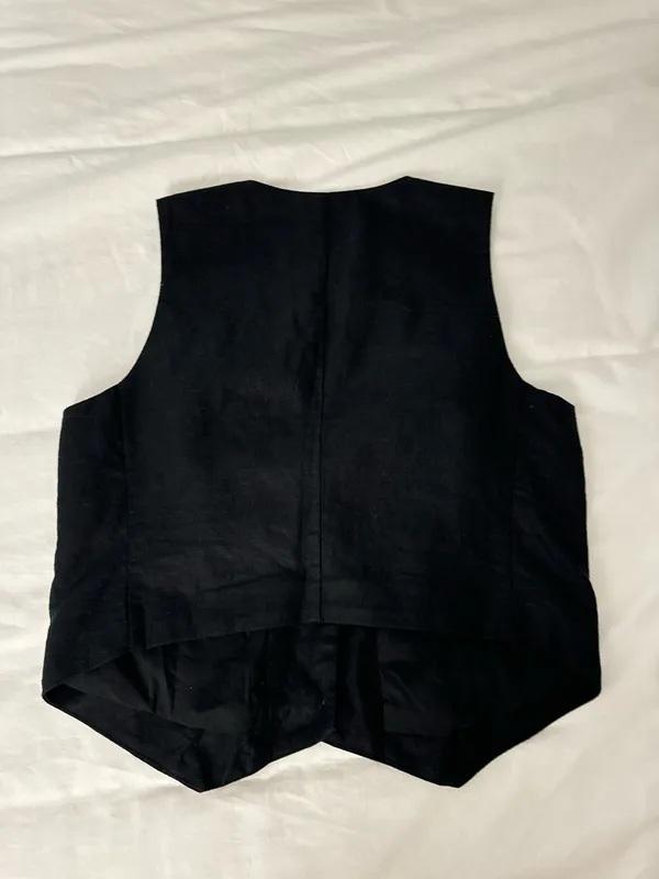 Gap Women’s Black Cropped Linen Vest  - Image 4