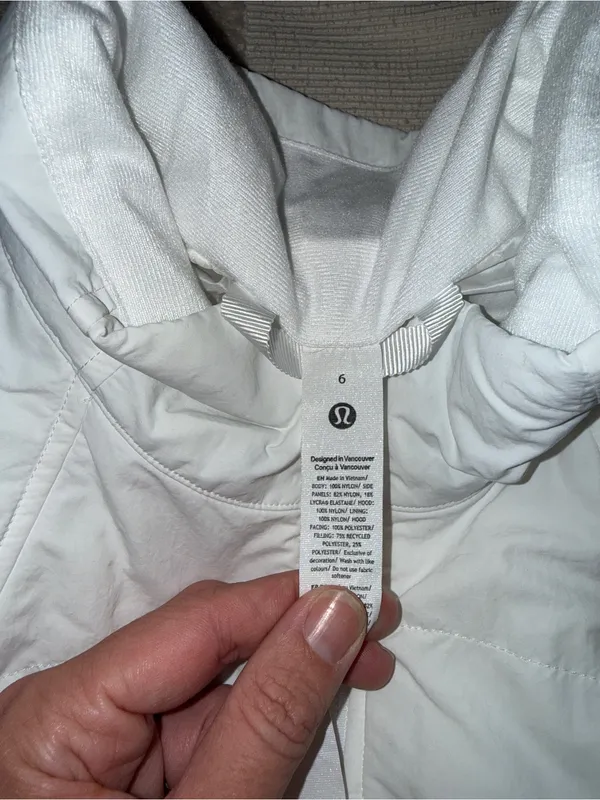 NWOT Lululemon Another Mile Vest White size 6 - Image 3