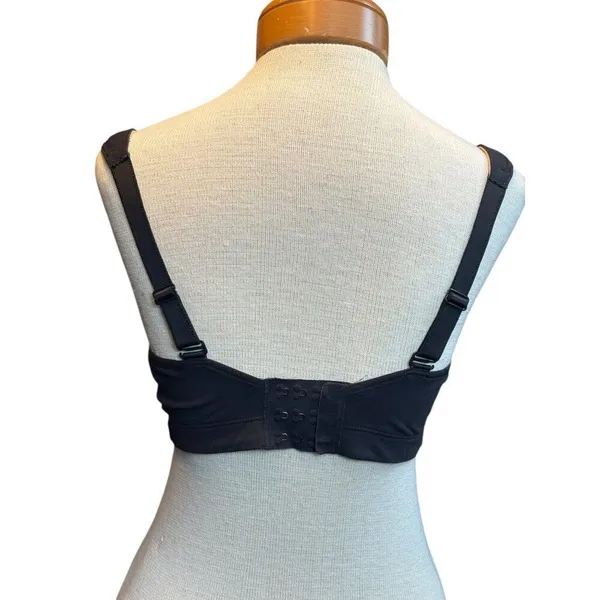 Lululemon Black Sports Bra Size 36DD Lightly Padded Adjustable Straps Hook Closu - Image 3
