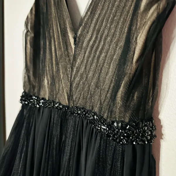 Badgley Mischka Black pleated Tulle Chiffon V-neck Gown size 2 - Image 16