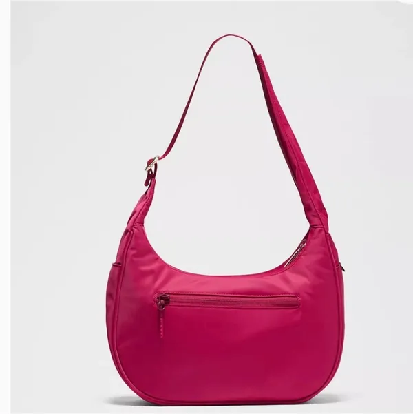 Lululemon City Essentials 4L Shoulder Bag - Image 2