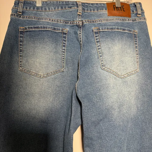 Frye Classic Blue Women's Jeans Size 31/12 - Image 4