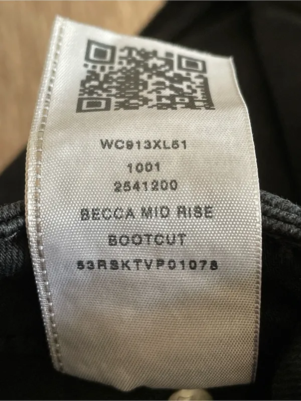 True Religion Becca Mid Rise Bootcut Black Jeans - 27 - Image 8