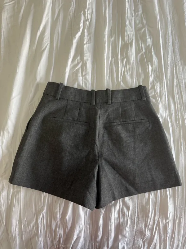 Aritzia Babaton Shorts - Image 2