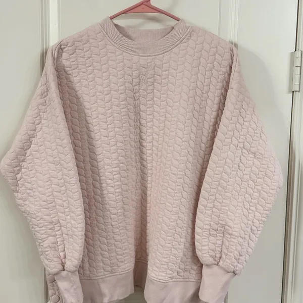 Anthropologie’s Grey State Long Sleeve Quilted Teddy Light Pink Crew Neck - Image 4
