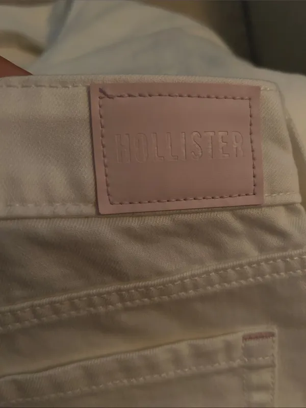 Cutest Womens Hollister Low-Rise Baggy Jeans in White - Image 6