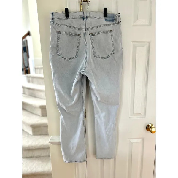 Abercrombie Slim Straight Ultra High Rise Curve Love Light Wash Split Hem Jean - Image 4