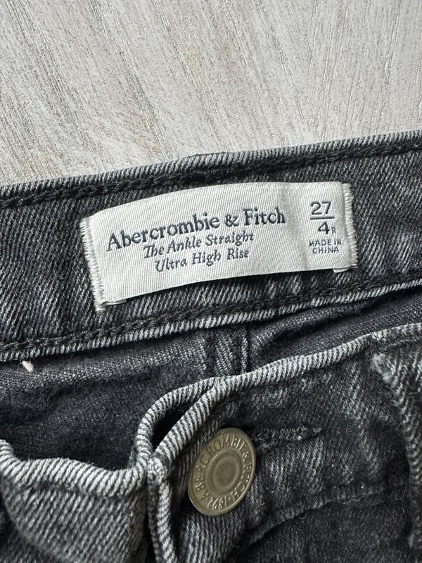 Abercrombie Jeans - Image 2