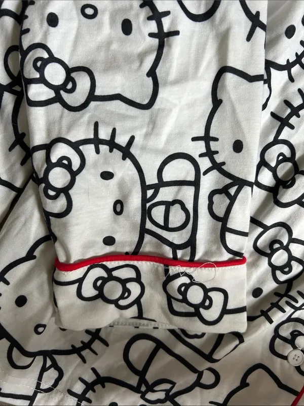Hello Kitty White Pajama Set with Black Print and Pink Piping - Image 7