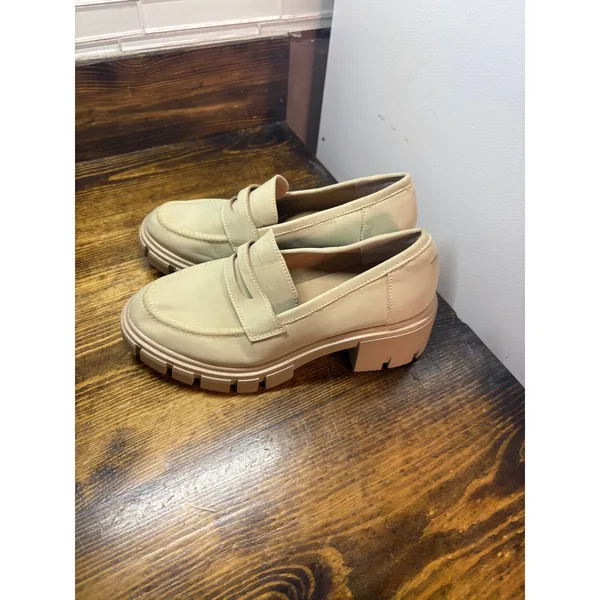 Crown Vintage Tan Heeled Loafers‎ Size 6 - Image 2