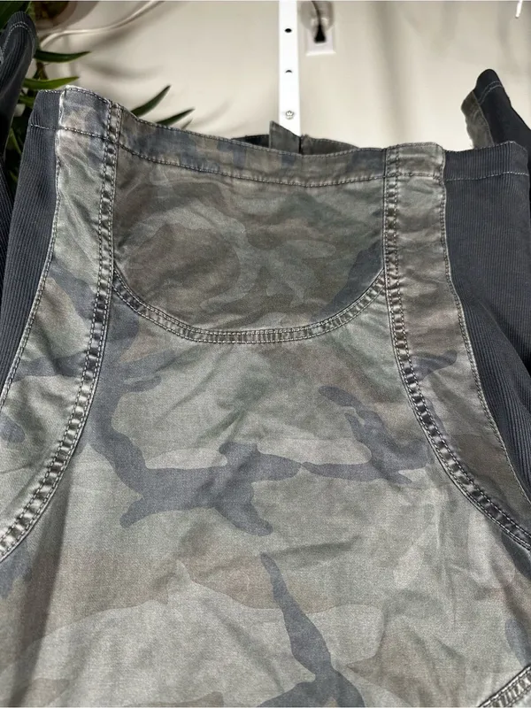 N123. Marrakech camo moto jacket, women’s size Small Green - Image 5