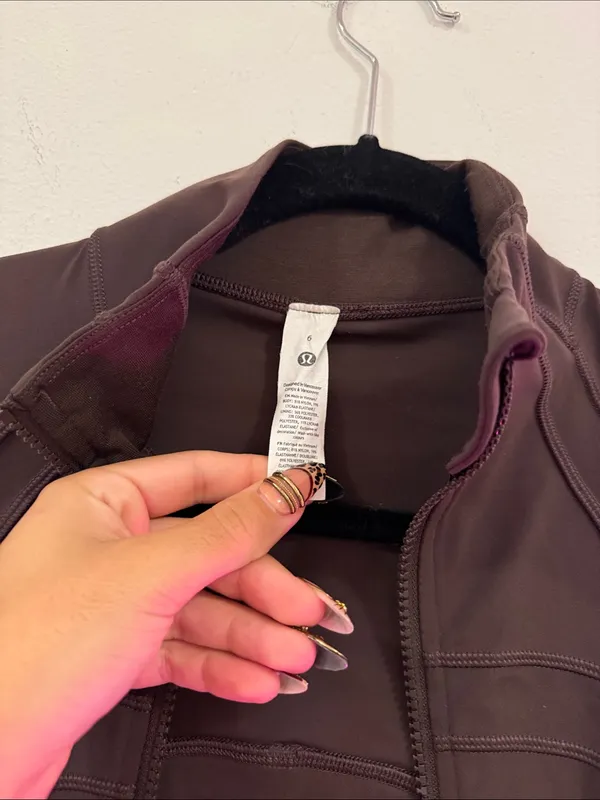 Lululemon Define Cropped Jacket Espresso - Image 4
