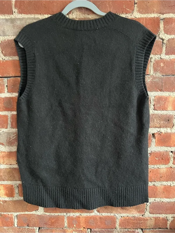 & Other Stories Black V-Neck Sleeveless Knit Vest Size Small - Image 5