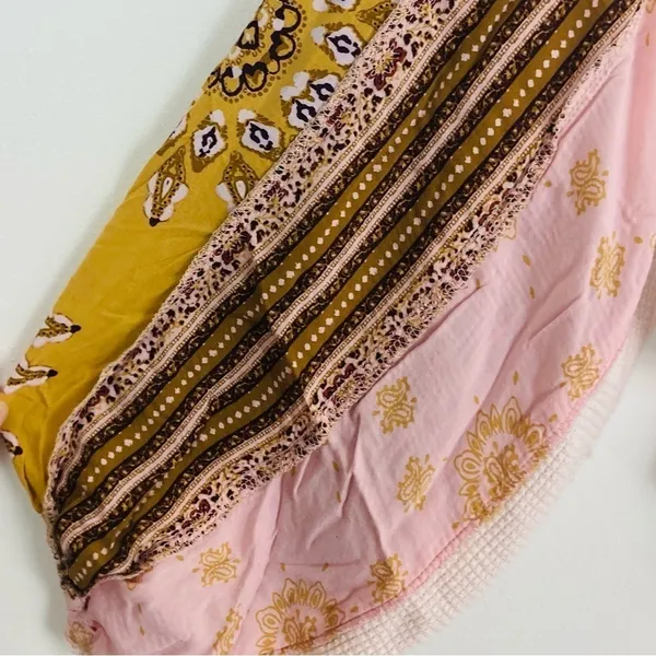 We the Free Blossom pale peachy pink thermal with patterned balloon sleeves. XS - Image 3