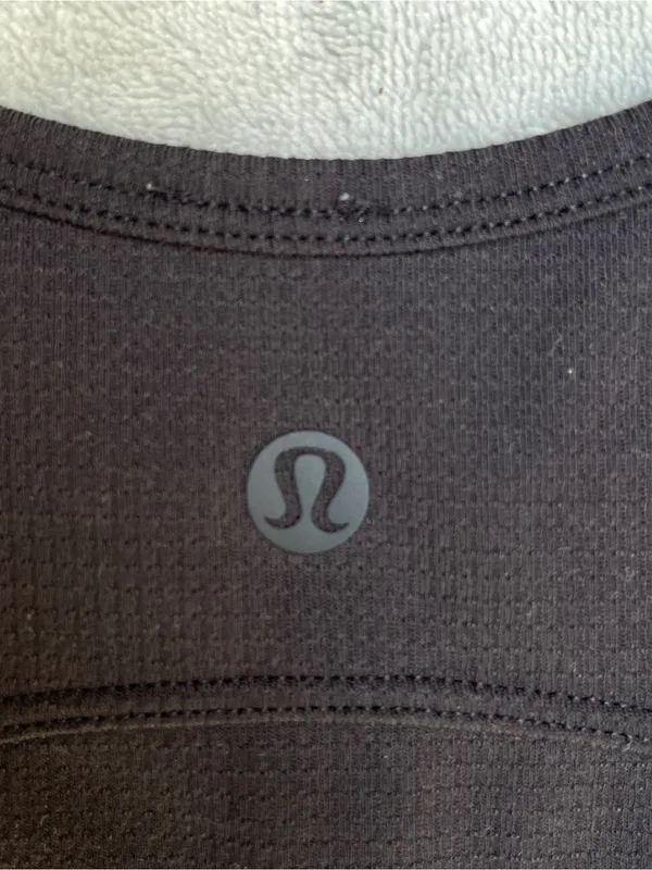 Lululemon Cropped Henley Tank Top Black activewear loungewear yoga Pilates gym - Image 6
