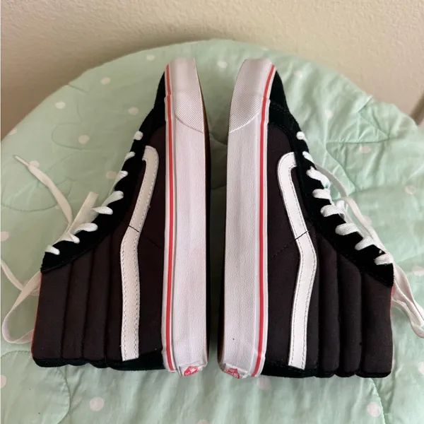 Vans Sk8-Hi Black, White, and Pink Sneakers Womens size 7 - Image 6