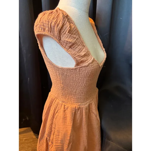 American‎ Eagle Smocked Mini Dress Terracotta Peach Ruffle Hem Size Medium - Image 4