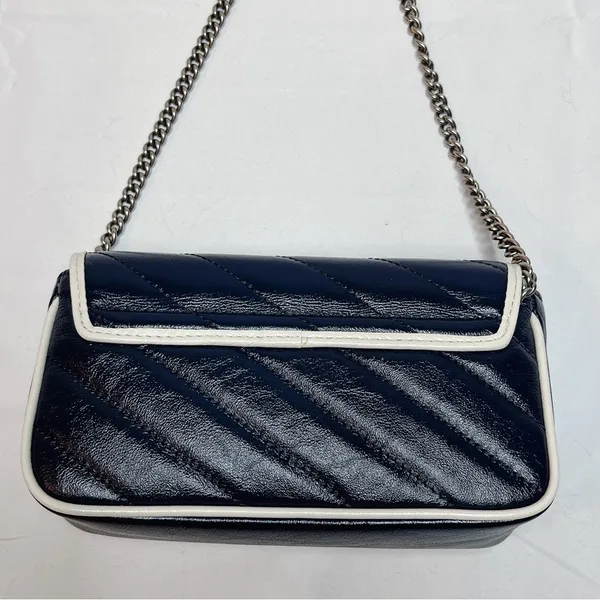 GUCCI Marmont GG logo super mini quilted leather crossbody bag - Image 8