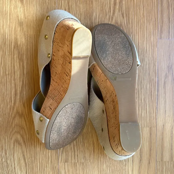 Lucky Brand Miller Wedge Criss Cross Strap Sandals Studded Light Beige Sz 8.5 - Image 3