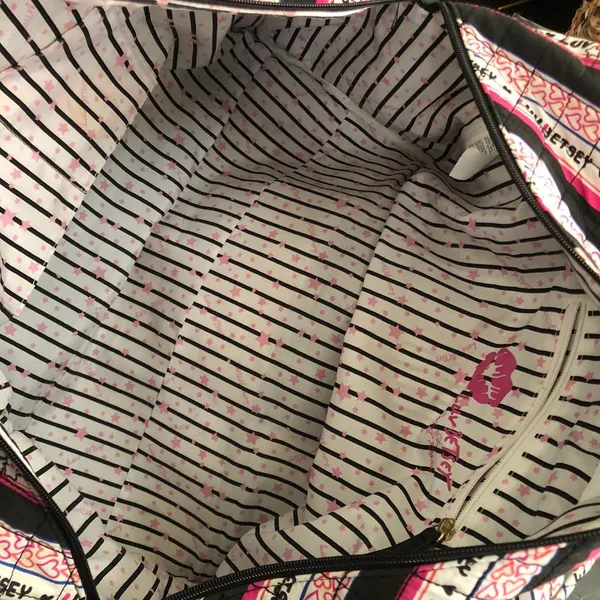 Betsey Johnson Pink white black Luv weekender duffel travel suitcase hand bag purse tote - Image 6