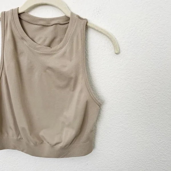[Alphalete] Tan Linen Seamless Stratus Crop Tank Top Crew Neck Workout Size XL - Image 6