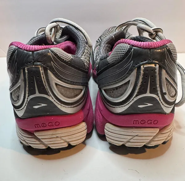 Brooks Ghost 5 Size 8.5 Running Shoes - Image 4