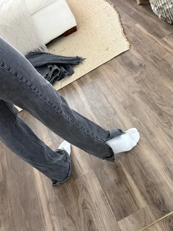 Abercrombie 90s High Rise Relaxed Straight Leg Jeans - washed black - Image 4