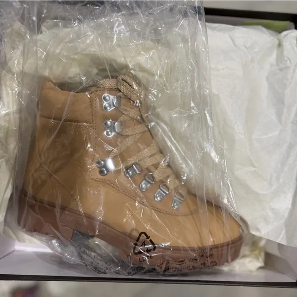 NIB J Crew Lightweight Leather Nordic Boots in Light Caramel - Image 2