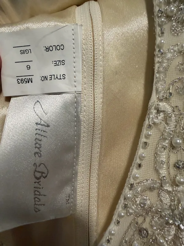Allure Bridal Wedding Dress - Image 7